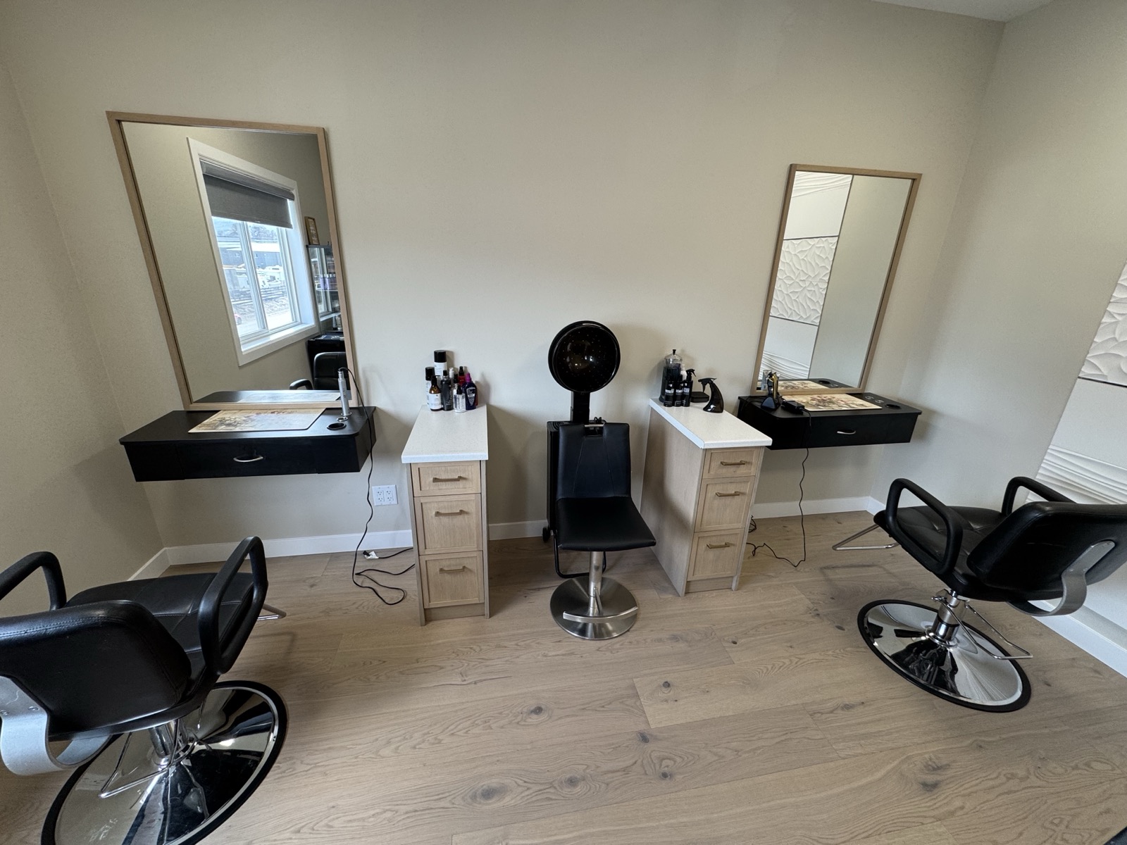 Hair by Cari salon in Oliver